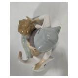 Lladro "Avoiding the Goose" Figurine #5033