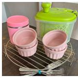 Hydrapeak Thermos, Salad Spinner, Cooling Rack & Pink Custard Cups Mixed Lot