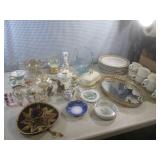 (EW7) Lot of Asoorted Decor, Figuri...