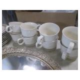 (EW7) Lot of Asoorted Decor, Figuri...