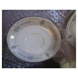 (EC1) 33 Gallon Tote with What Look...