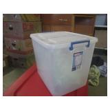 (EW6) 4 Totes with Lids...