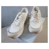 (CS) Pair of Women