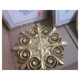 (EW4) Assorted Vintage Wall Decor...