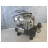 (BR3) Small Air Compressor...