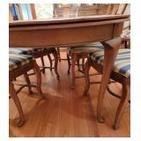 Lovely Queen Ann Dining Table and Chairs ~ 2 Leaves/Pads
