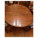 Lovely Queen Ann Dining Table and Chairs ~ 2 Leaves/Pads