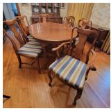 Lovely Queen Ann Dining Table and Chairs ~ 2 Leaves/Pads