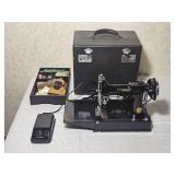 Singer Featherweight 221 Sewing Machine