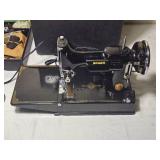 Singer Featherweight 221 Sewing Machine