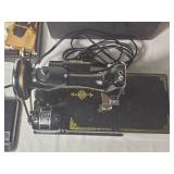 Singer Featherweight 221 Sewing Machine