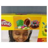Play-Doh Blooming Flowers Set - Brand New