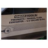 OEM Tools Pneumatic/Manual Fluid Evacuator - 2.5 Gallons - 24938