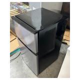 3.2 Cubic Foot Refrigerator/Freezer