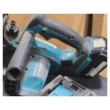 Makita® 18V 4-1/2" Bar Chainsaw XCU01 with Battery, Charger
