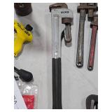 Klutch 24" Pipe Wrench