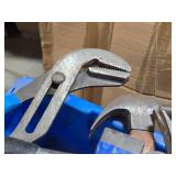 Lot of (6) Hand Tools - Claw Hammers (x3), 1-3/4" Chisel, Slide Lock Pliers, Torque Wrench