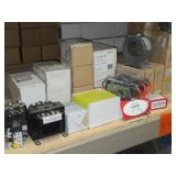 Lot of (33 / Shelf Lot) Transformers - various brands and model numbers