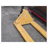 Uline 5500-lbs Pallet Truck H-1043
