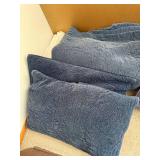 Blue Quilted Coverlet Bedspread Set With Matching Shams Good