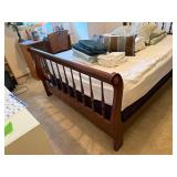 Traditional Sleigh Bed Frame Full Size Wood Spindle Headboard Good