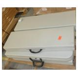 Pallet of two folding tables 6