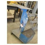 Adjustable height machine stand