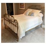 LBR1 -Vintage Ornate Victorian-Style Brass Bed Frame with Bedding