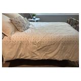LBR1 -Vintage Ornate Victorian-Style Brass Bed Frame with Bedding