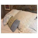 LBR1 -Vintage Ornate Victorian-Style Brass Bed Frame with Bedding