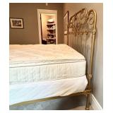 LBR1 -Vintage Ornate Victorian-Style Brass Bed Frame with Bedding