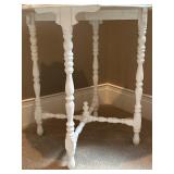 LBR1 - Victorian-Style White Spindle Side Table