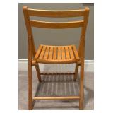 TR - Wooden Folding Chairs (Lot of 4)