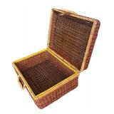 O - Decorative Wicker Case