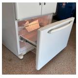 G - Maytag Refrigerator Freezer Model: MFD2560HEW