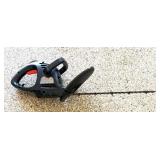 G - Black & Decker 16 in Hedge Trimmer Model: TR1600