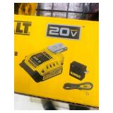 NEW - DEWALT USB Charging Kit - DCB094K