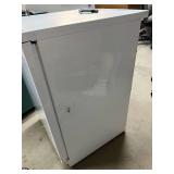 MSRP $1,500 Fisher Scientific 97-920-1 Undercounter Laboratory Refrigerator, Compact Medical & Research Storage Unit, Locking Door(No key - replace can be bought online), Commercial Lab Refrigerat