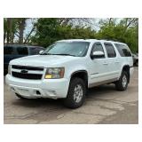2007 CHEVROLET SUBURBAN LT *4x4 | No Accidents Reported* (NO RESERVE)