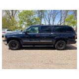 2004 CHEVROLET SUBURBAN 1500 LT (NO RESERVE)