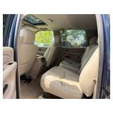 2004 CHEVROLET SUBURBAN 1500 LT (NO RESERVE)