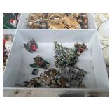 Mixed Lot: Costume Jewelry