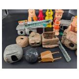 Vintage Flintstones-Style Plastic Toy Figures & Hut Pieces Mixed Lot