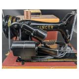 Vintage Singer 99K Sewing Machine With Case & Accessories
