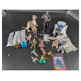 Star Wars Figures, Vehicles & Collector Card Mixed Lot