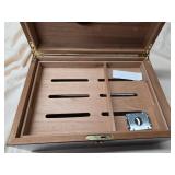 Wood Cigar Humidor Box Mahogany Finish Locking Desktop Case Good