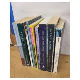 Neil Gaiman, Jeffrey Zaslow & More Paperback Book Lot of 9