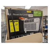 LG Window Room Air Conditioner LW1824RD 18,000 BTU Boxed See Photos