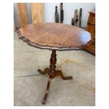 Vintage Wood Pedestal Side Table Scalloped Top 25in Tall Good