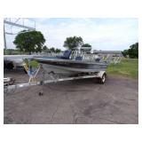 1986 Crestliner Boat with Suzuki 65 HP Motor and Trailer